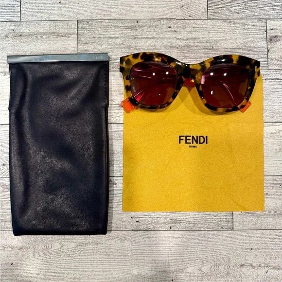 Fendi FF025/S brown tortoise plastic frame w/ neon pink temples Sunglasses Fendi FS 252 – Sammy & Nino main image 4